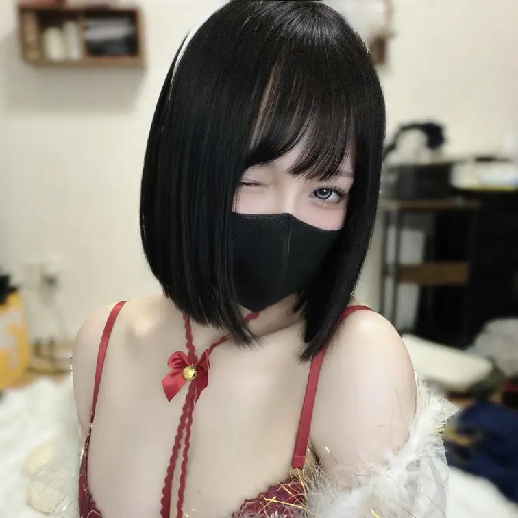 毎年クリスマスが近づくと、
ちょっとだけ気持ちが焦ります。。。🎄

街はイルミネーションも音楽もグッズも全部クリス