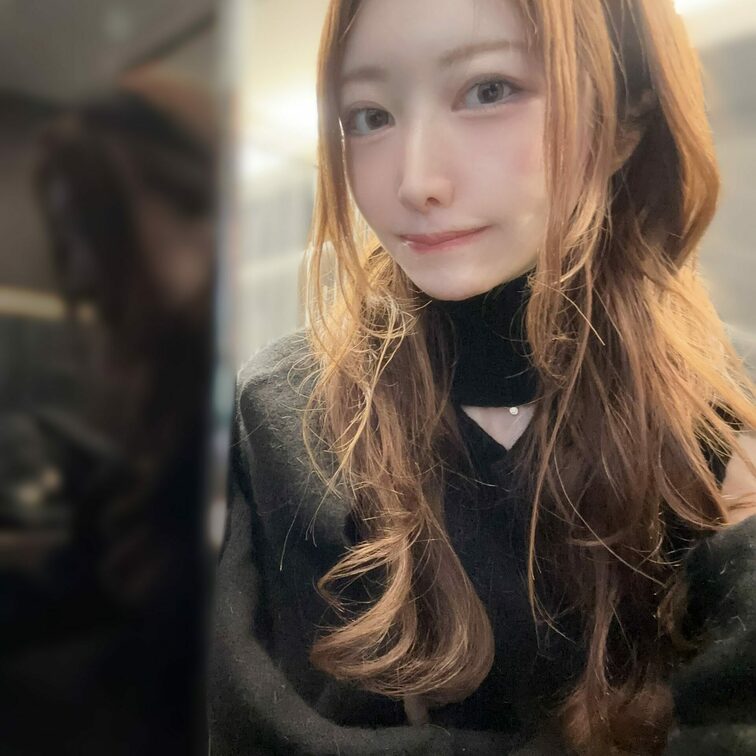 Xに載せてたこの写真、
初めて行った競馬場で撮ったものでした🏁🏇🏇🏇🏇
予算2万円に決めて上下しつつも最終レース