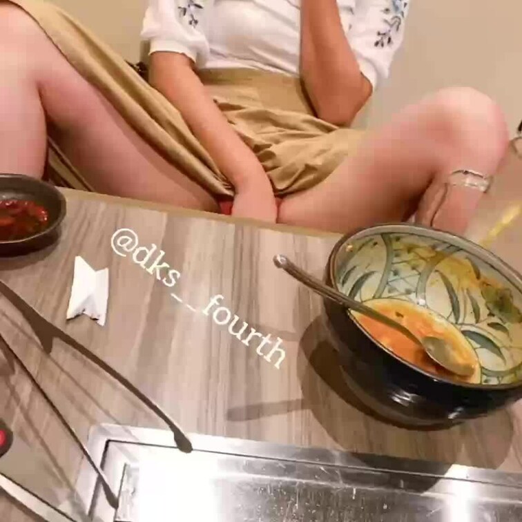 巨乳保育士　居○○○屋で露出オナニー
