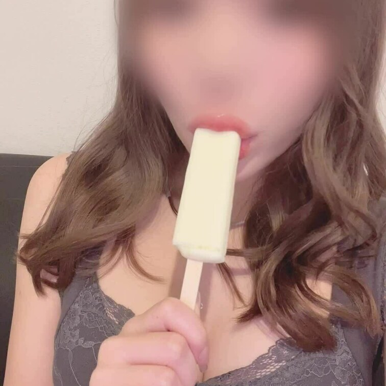 【ミルクアイス舐め‎🤍閲覧注意】

※口の中のミルクアイスが見える箇所があるので苦手な方は閲覧注意です💦

まず