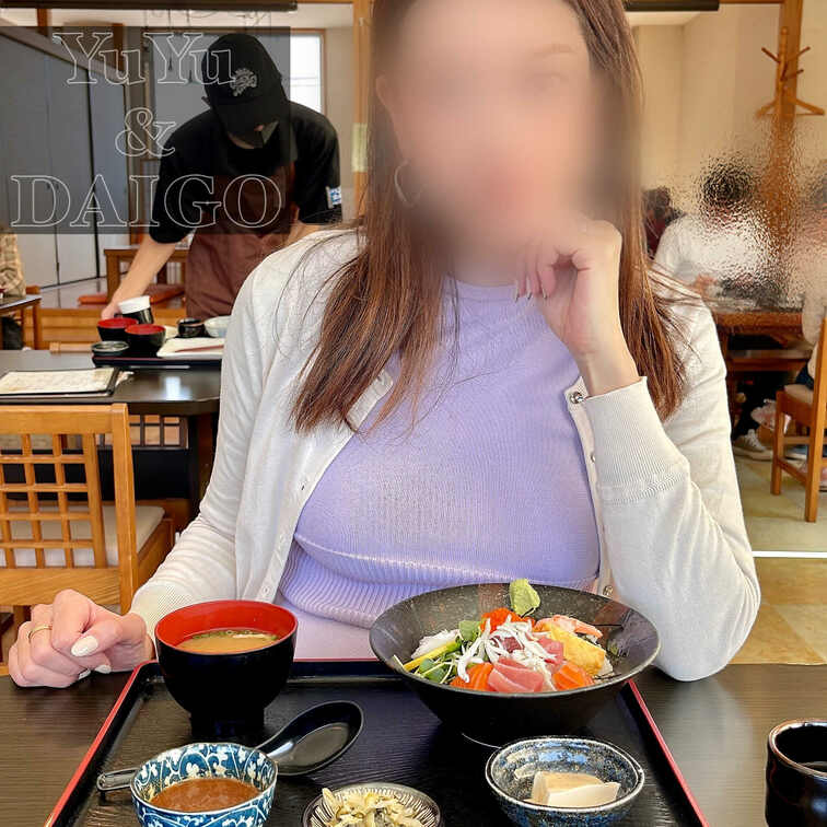 よそ行き顔しか知らない近所のパパさん達に晒したいよねw
よそ行き姿が良くなればなるほど、このチ◯ポ狂いの痴態とのギャッ