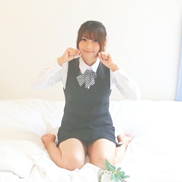 ちょっとパンツ見えてるからTikTokだと出せなかった〜