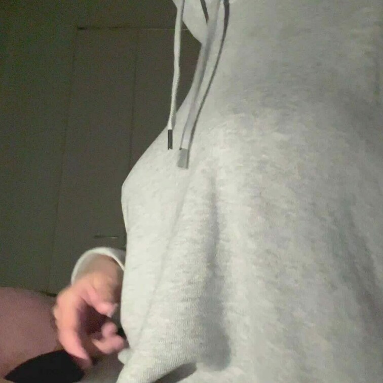 乳首で気持ちよくなってるやつです