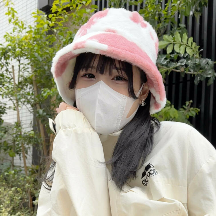 ＃45【MAMI 21歳】
今回ストリートスナップ撮影に協力してくれたのは、アウトドアブランドのマウンテンパーカーをガ