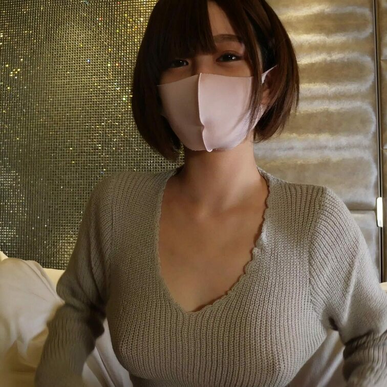 新しいおもちゃを手に入れたので！！

これでオナニー❤️

中に入れてみると…ちょうどGスポットに当たって…
