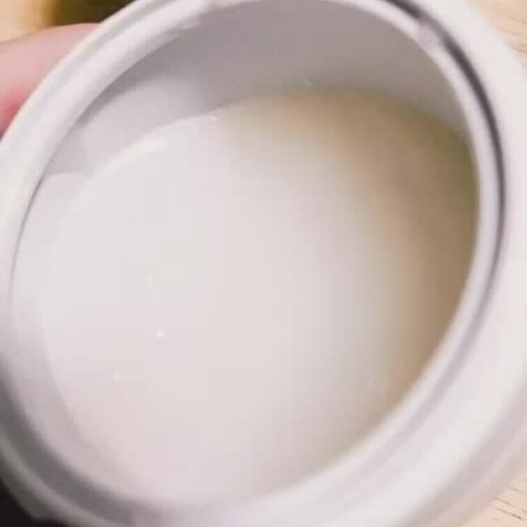 彼女の乳液に他人精液を混ぜました。
これを身体中に塗ってると思うとムラムラが止まりません、、