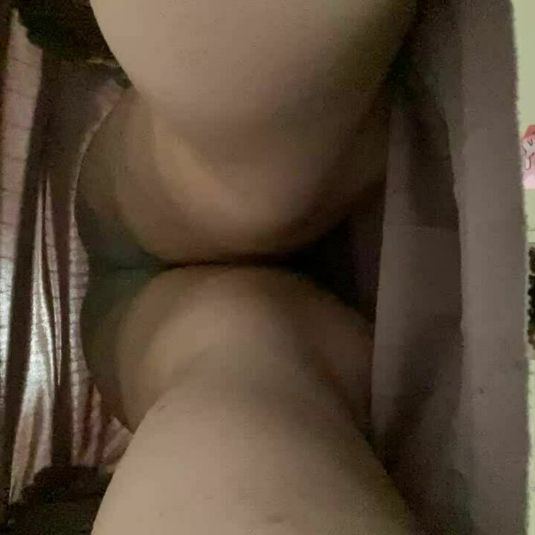 スカート覗いたらこうなります🤭