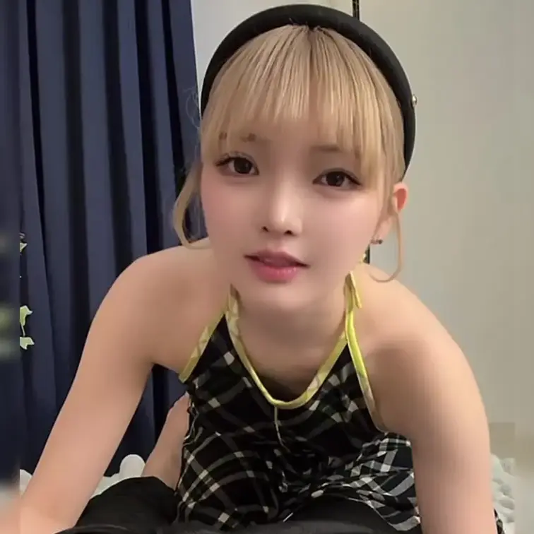 【15:18】にっこにこでちんぽしゃぶって勝手に入れる動画です♡

服の上からちんちんさわさわ、、どんどん大きくなる