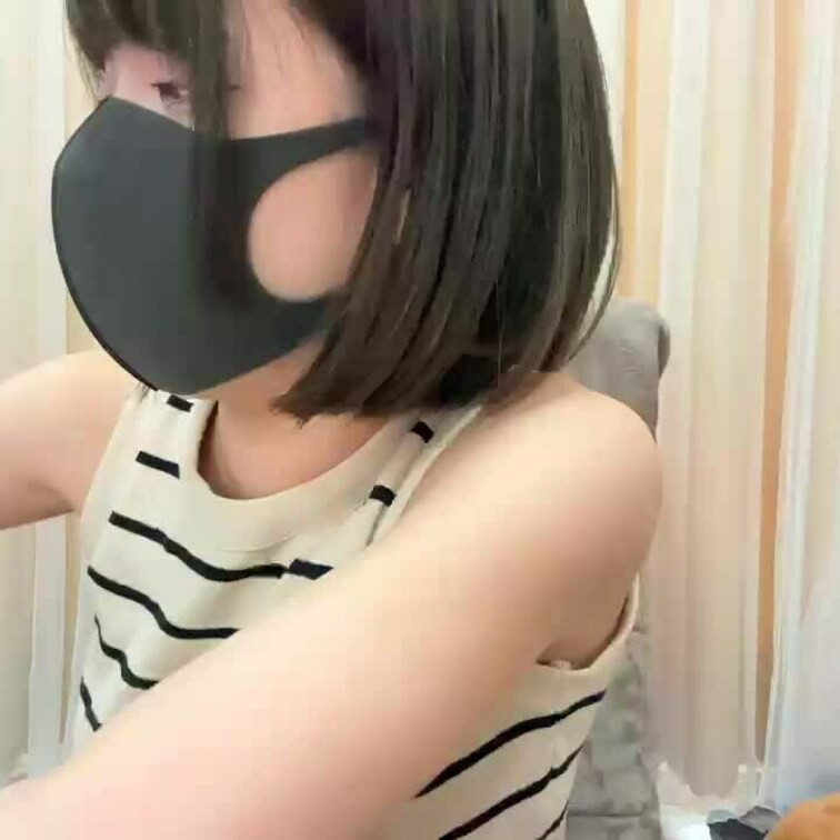 【みれい 20 歳】

みれいさんのライブ配信動画です
生配信 だと、1 回の有料配信を視聴すると、おおよそ平均 
