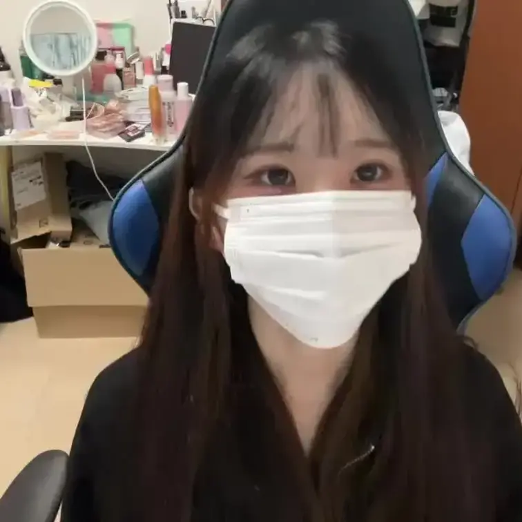 【いのり 20 歳】

いのりさんのライブ配信動画です
生ライブ配信だと、1 回の有料配信を視聴すると、おおよそ平