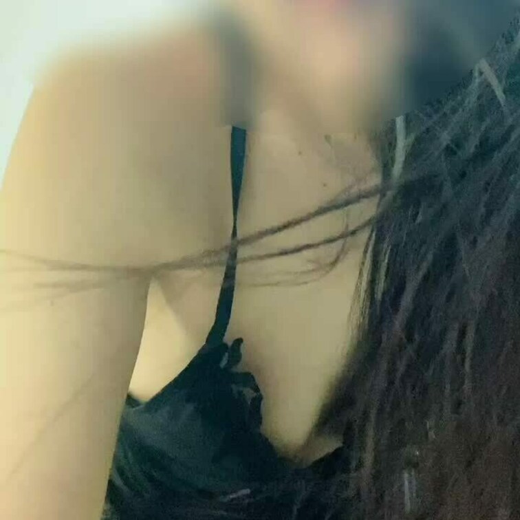 セクシーランジェリーでチクニーお漏らし😊