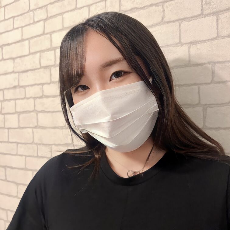 NO.24《RISA》美容部員

今回も
みんなから人気そうなおとな女子登場！！❤

ヒールをはいて仕事帰りの
