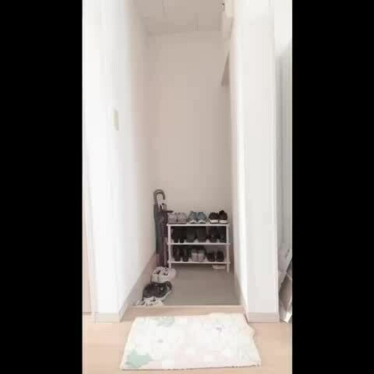 先週の動画の続きです🥰

外出から帰った欲求不満人妻。。
マン○クチュクチュ見せつけて
絶頂する❤️