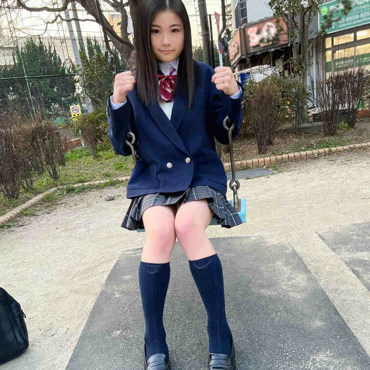 ケツ好き必見【個人撮影】天真爛漫なナツカちゃんとの割り切り映像_幼い見た目のクセにエロ過ぎるお尻の持ち主です。
