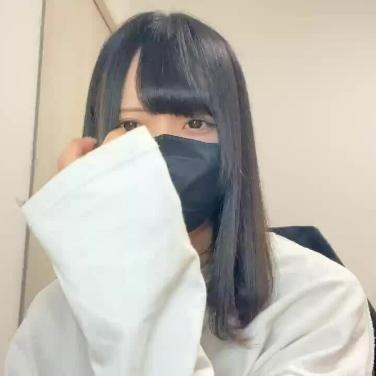 【りん 18 歳】

りんさんのライブ配信動画です
生配信 だと、1 回の有料配信を視聴すると、おおよそ平均 5,