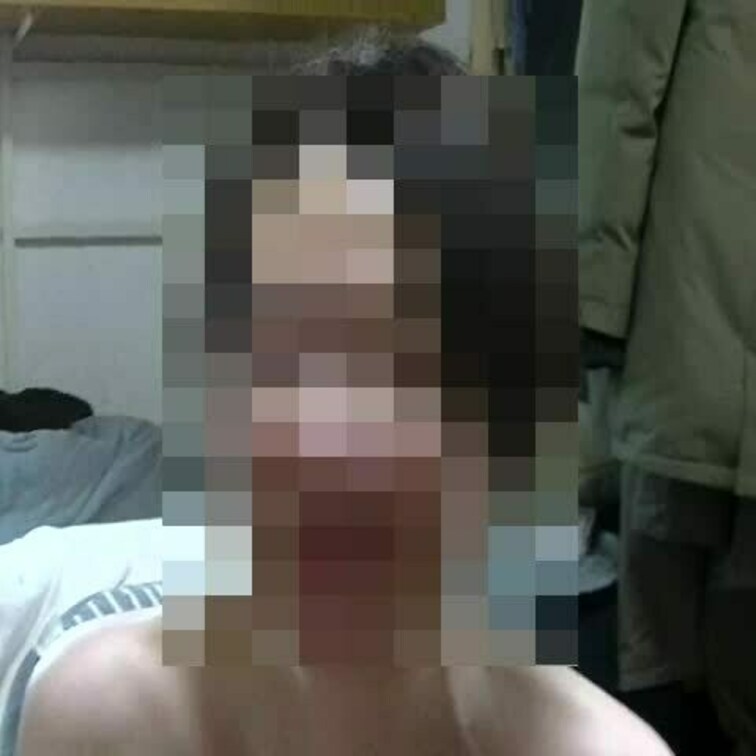 年上先輩おねえさんのアパートに行った時の会話とそのあとのエッチを収録。先輩お○○○さんはエロい。なんだろうね。後輩として