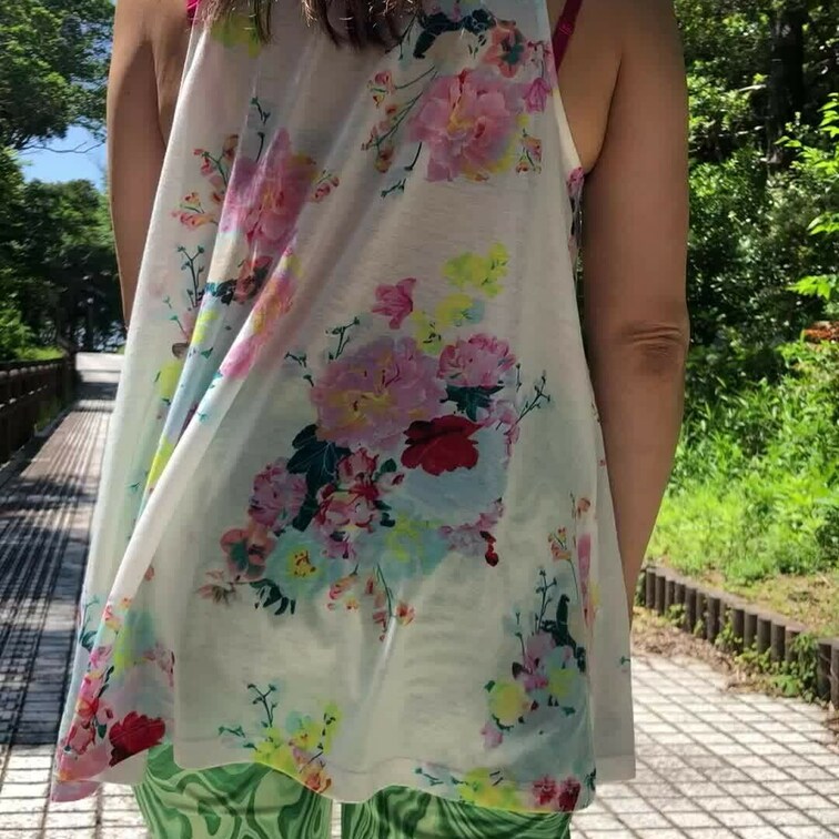 夏のお尻散歩🍑
ほんとは全部脱げたら最高^_^