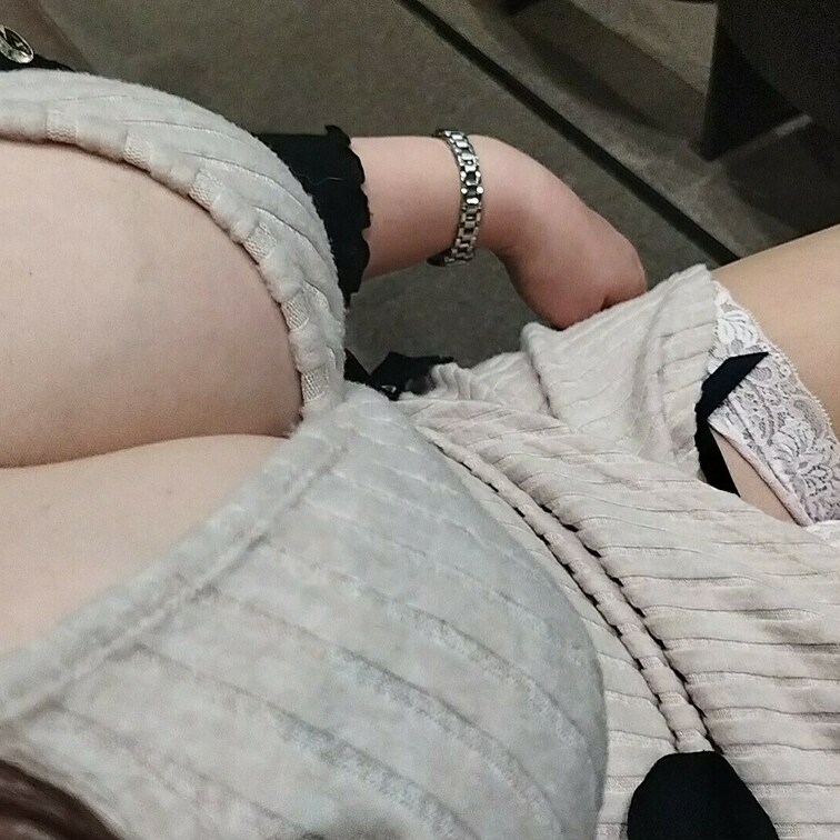 まもなく上映開始
隣の巨乳OL