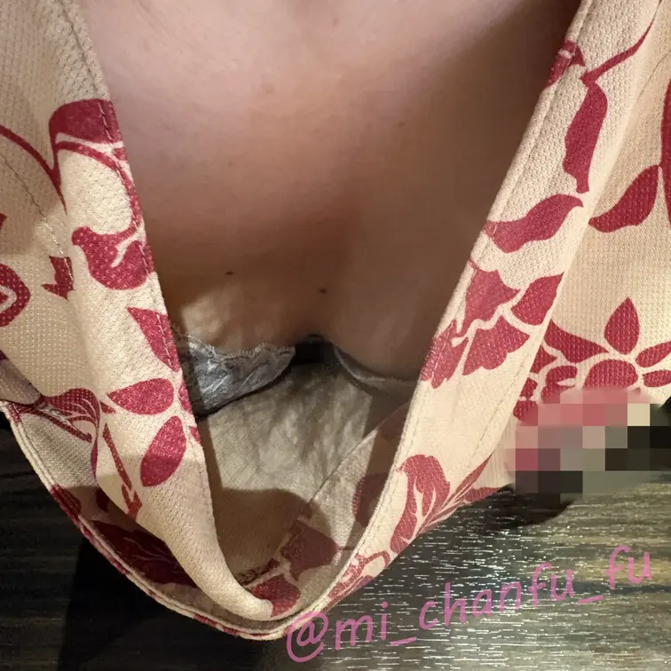 日帰り温泉にて♨
胸ちら🥰
X(旧ツイッター)では毎日1~2枚画像や動画を投稿しています♪
み~ちゃんのプライ