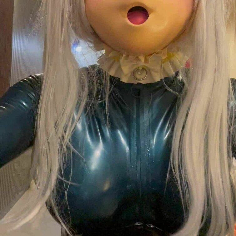 rubber ASMR
音を出してる青ラバーの着ぐるみさん