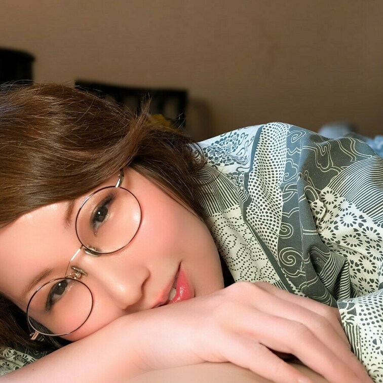 温泉に入った後で…


「お礼にいっぱい気持ちよくしてあげちゃおっかな？」


…続きは有料プラン「おかみの
