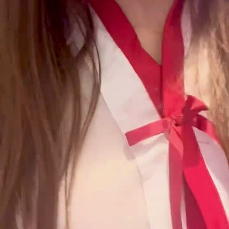 コスプレして💩💕
着替え中に便意が💦