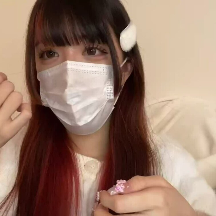【みれい 20 歳】

みれいさんのライブ配信動画です
生配信 だと、1 回の有料配信を視聴すると、おおよそ平均 