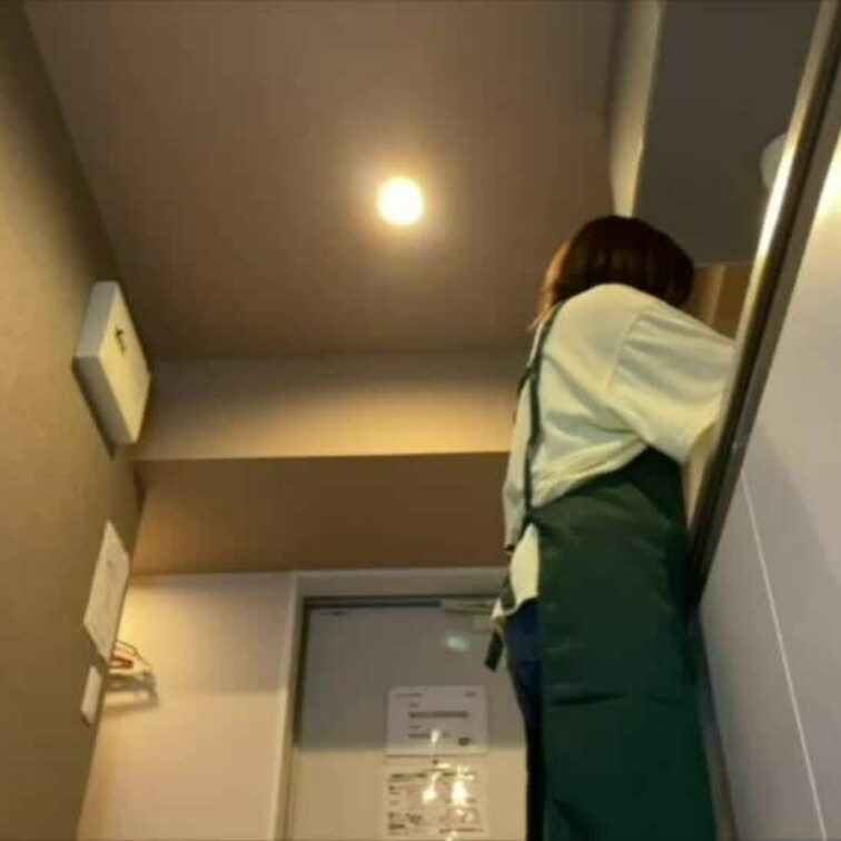 【ファン限定フル動画】🎁

若妻が台所でお味噌汁を作ってる姿をみた僕は人妻感が滲み出ていて下半身が急にムラムラしてし
