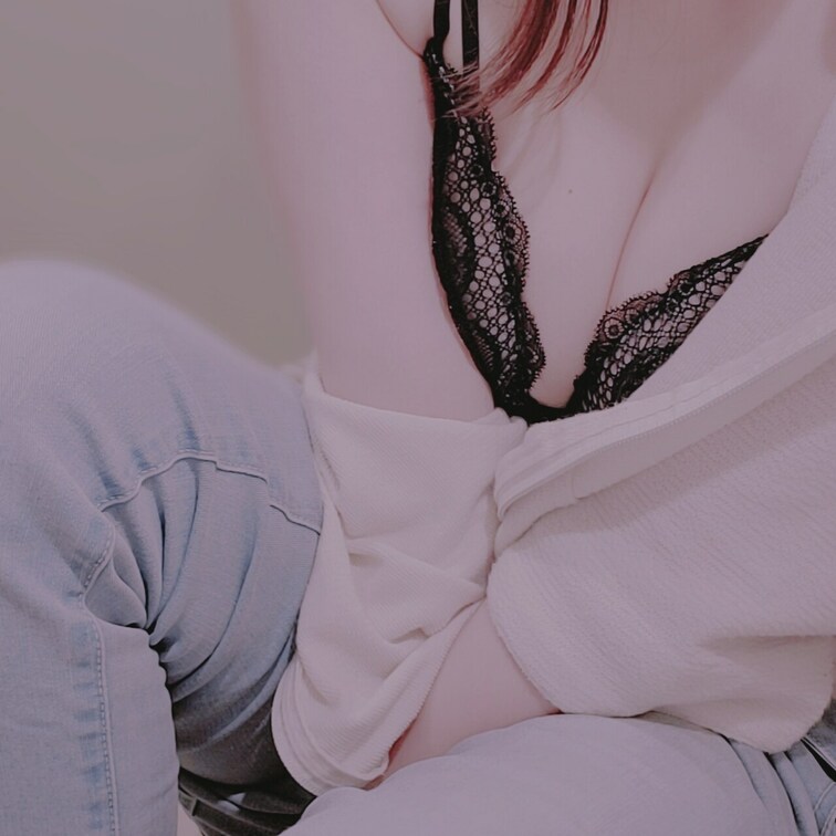 こういう感じもいいよね((o(｡･ω･｡)o))🌟

さくらはスカートよりズボン派です٩(๑>∀<๑)۶←