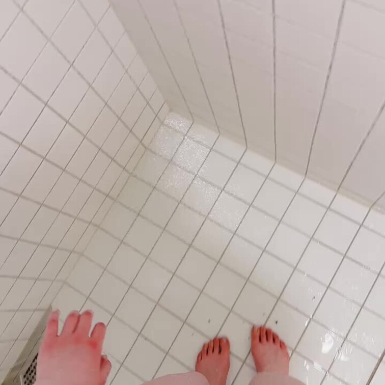 花恋の足洗ってる動画♡笑
需要ないとか言ったら許さないよ♡
