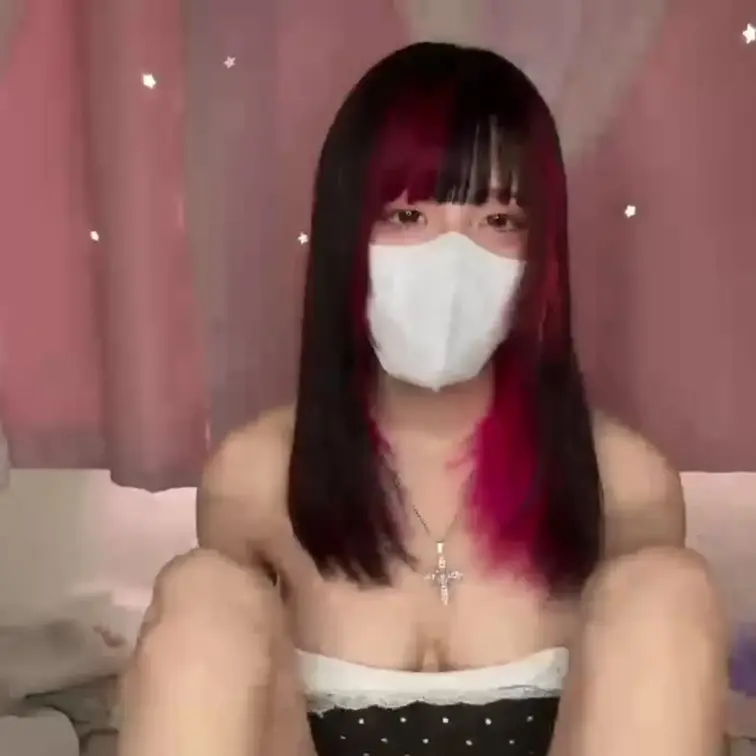 【みれい 20 歳】

みれいさんのライブ配信動画です
生ライブ配信だと、1 回の有料配信を視聴すると、おおよそ平