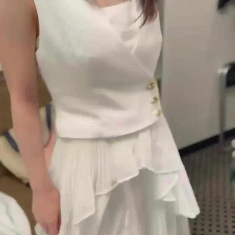 昨日撮ったばかりの動画、アップしました。
顔は映ってないけど、服を脱いでいくときの雰囲気…伝わるかな🫣

単品でも