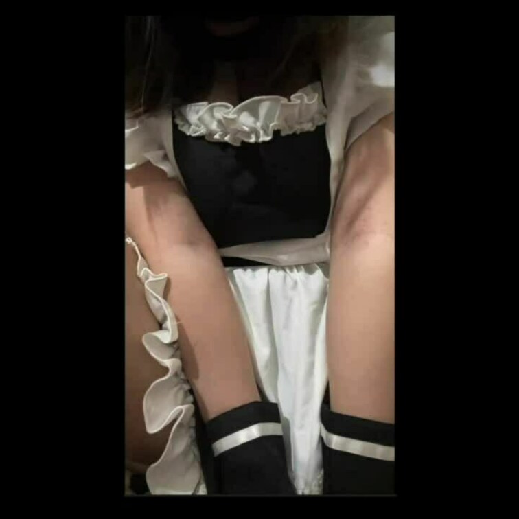 サンプル【ビデオ通話】Eカップ爆乳大学生 もな・メイド服で淫乱オナニー！

今回、メイド姿の可愛いもなちゃんとエロイ