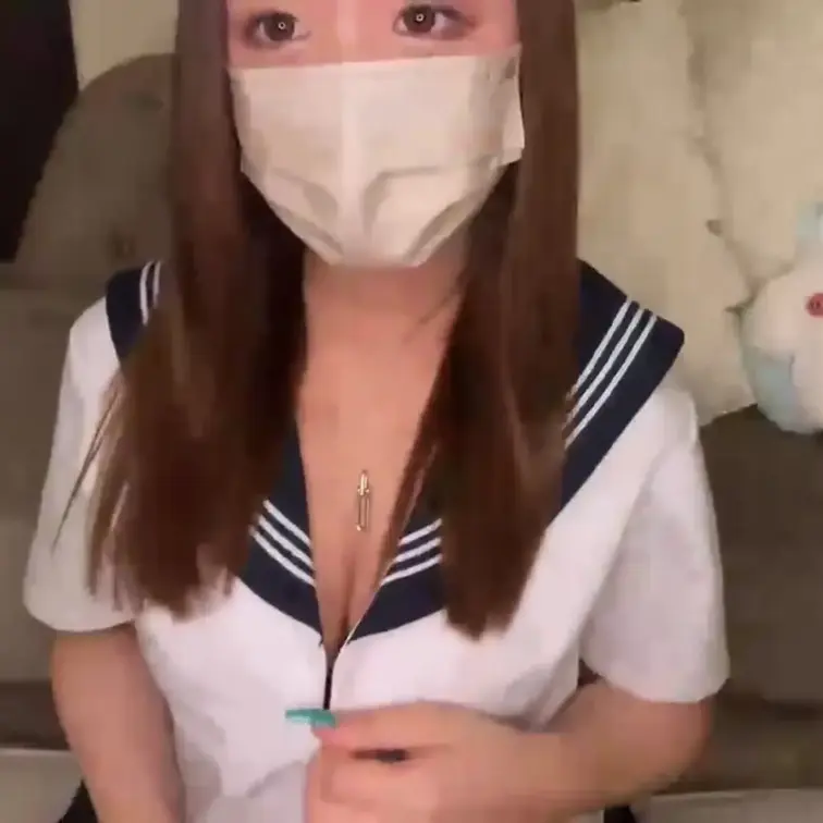 【あおい 21 歳】

あおいさんのライブ配信動画です
生ライブ配信だと、1 回の有料配信を視聴すると、おおよそ平