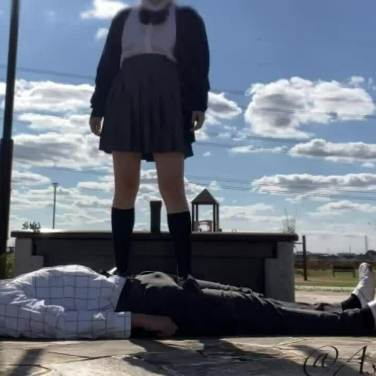 お外で踏み踏みのサンプル動画だよ👣

結構好きな動画だから是非見てね❣️

長めの動画ここ👇
https://