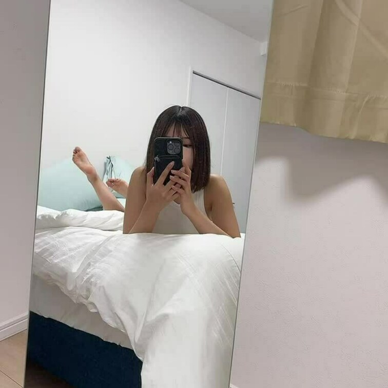 足の裏チラリ