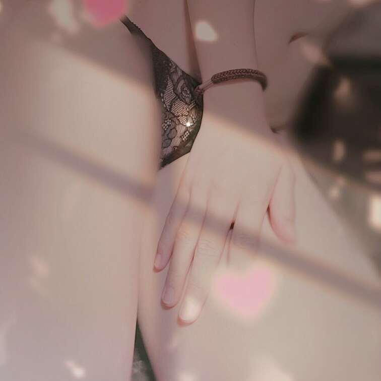 みんなは夜遅くまで起きててお腹すいたりしないかな??:( ;´꒳`;):

夜本当にお腹すいた時はどうやって過ごして
