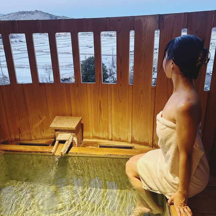 【ショート動画】可愛い彼女に体に巻いてたバスタオル取ってみてとお願いしてみた❤︎恥ずかしがる反応が可愛い..♡

ご