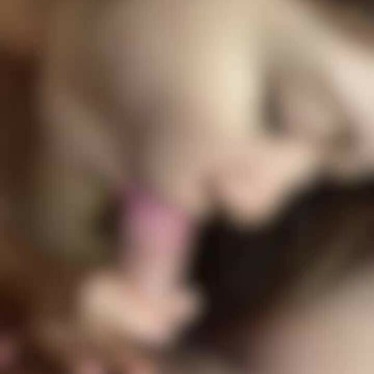 嫁フェラ♡
いやらしい音を立てて舐める人妻を是非😍