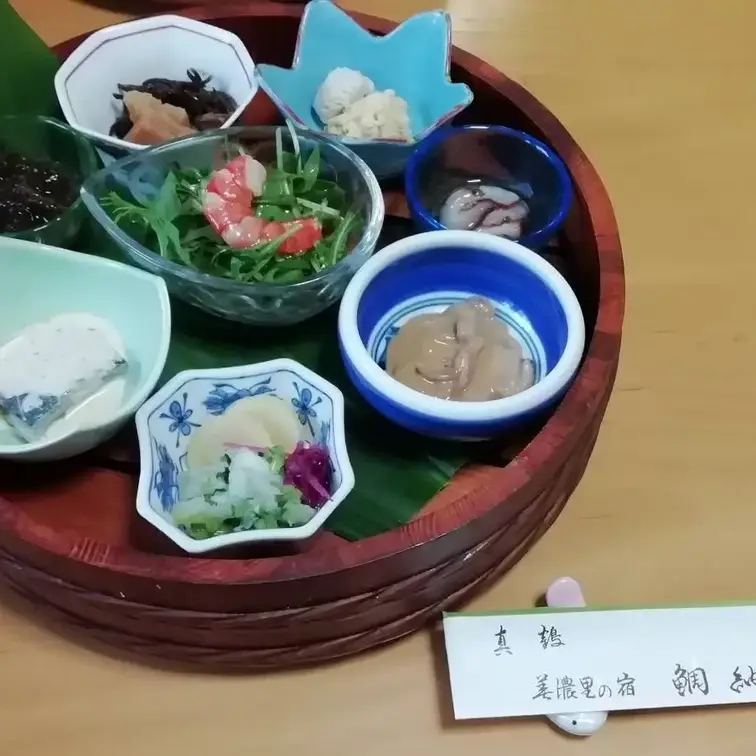 ♥️巨乳♥️美味し食事と谷間
美味しい食事にも目がいきますが、当然この谷間も美味しいものとなります