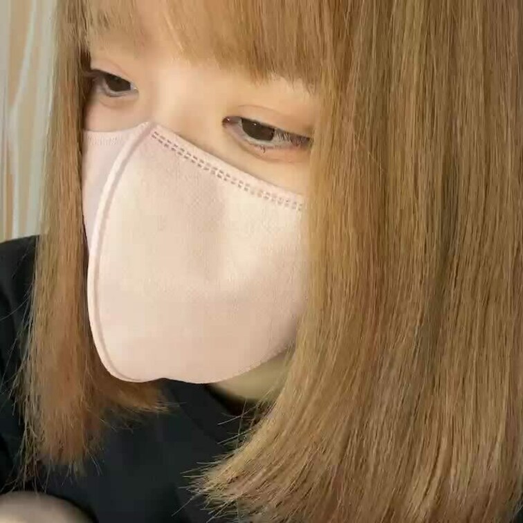 【みれい 20 歳】

みれいさんのライブ配信動画です
生配信 だと、1 回の有料配信を視聴すると、おおよそ平均 