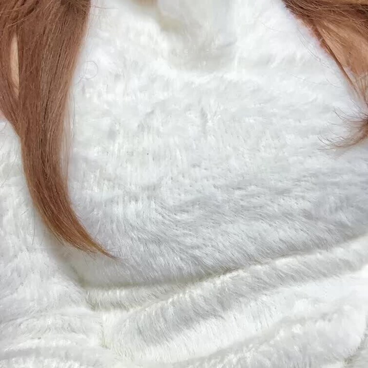 ふわふわのニットの中身

今日から新しいタグをつけます。