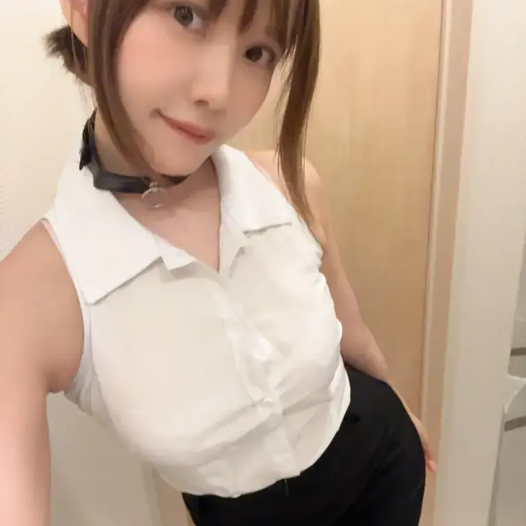 先日、来ない〜！って悩んでた
ハロウィン用のコスプレですが
やっと届きました～🎁💕

ところで、今日のお洋服..