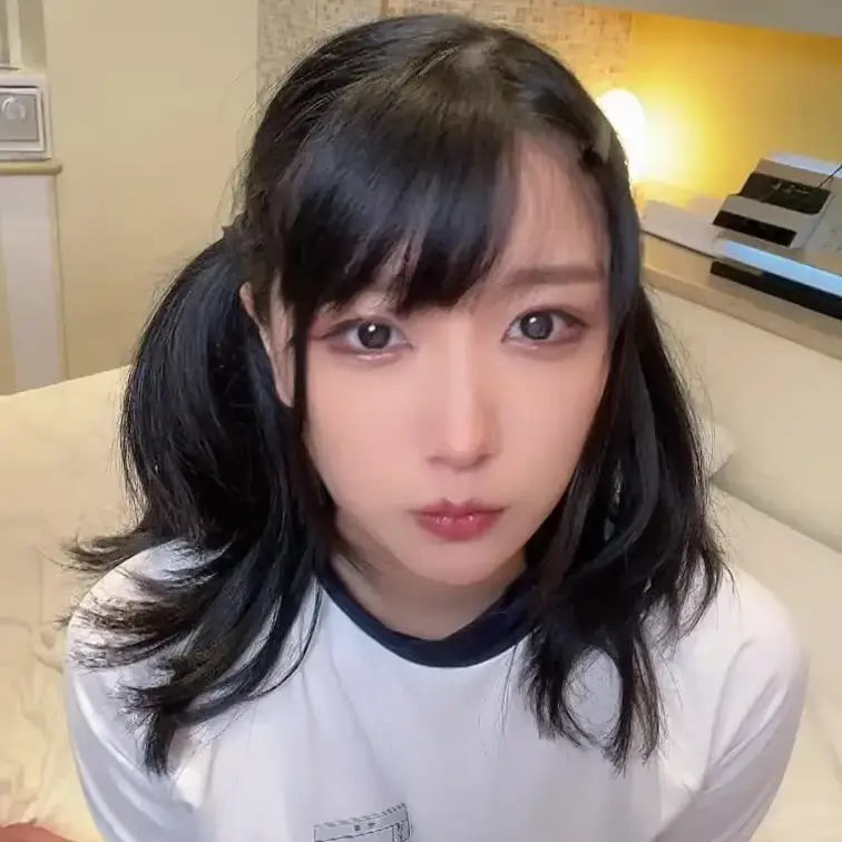なんか今日すごい格好してますけど、

ちょりちゃん熟れてる歳なのでご安心を...

ツインテールにブルマ！！！