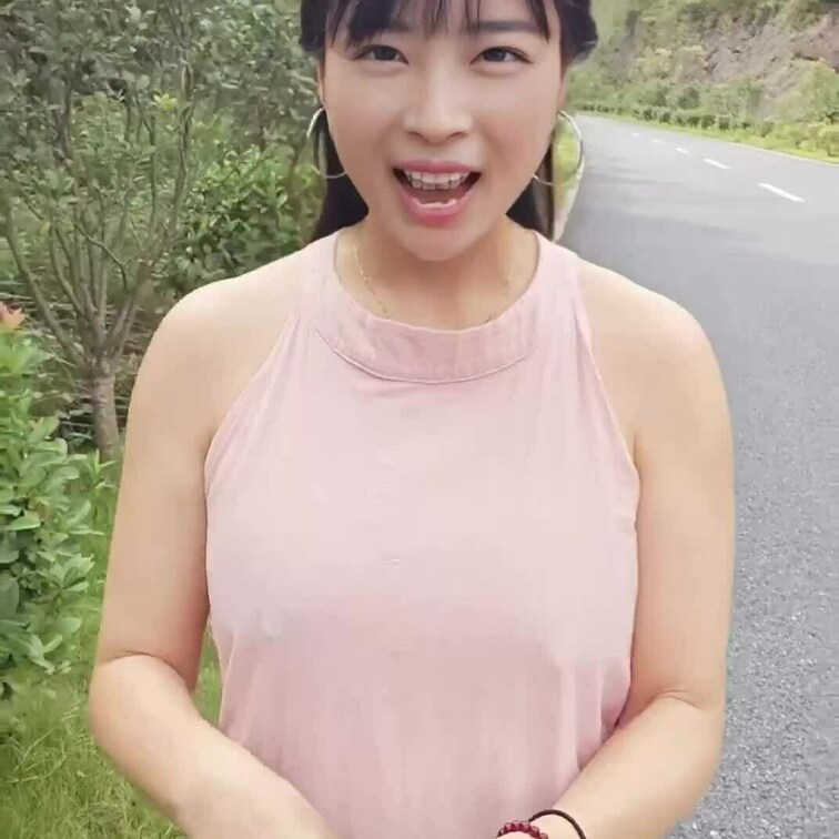こんな感じでいつも散歩しちゃう🤭
周りに人いないからいいよね？
