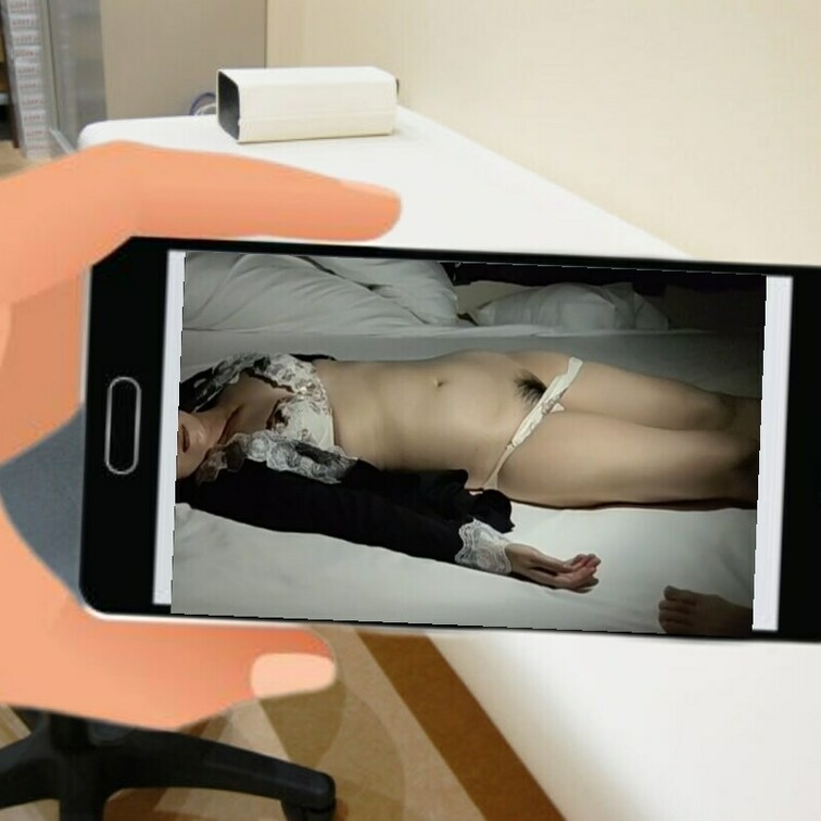 大昔、高◯の保健室の先生
修学旅行にも数回行ったみたいで
学生達にこんな事されたのかも



童貞筆下ろし