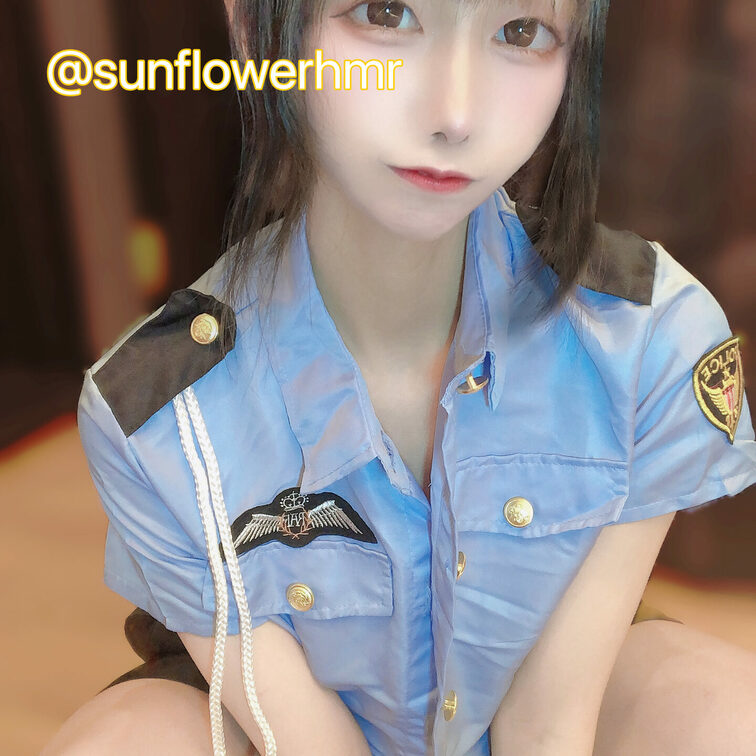 体育座り萌えるかな？♡