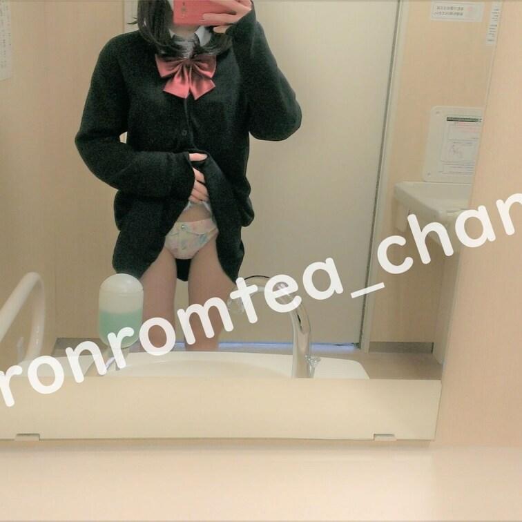 ト〇レで自撮り