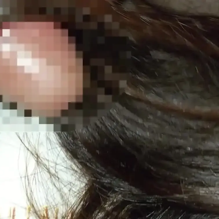 妻の髪で髪コキした動画です。髪をアップで撮ったので、髪の一本一本の動く様子に興奮できます。

#髪フェチ
#妻
