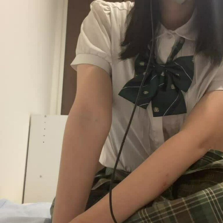 【かぬれ 18 歳】

かぬれさんのライブ配信動画です
生配信 だと、1 回の有料配信を視聴すると、おおよそ平均 